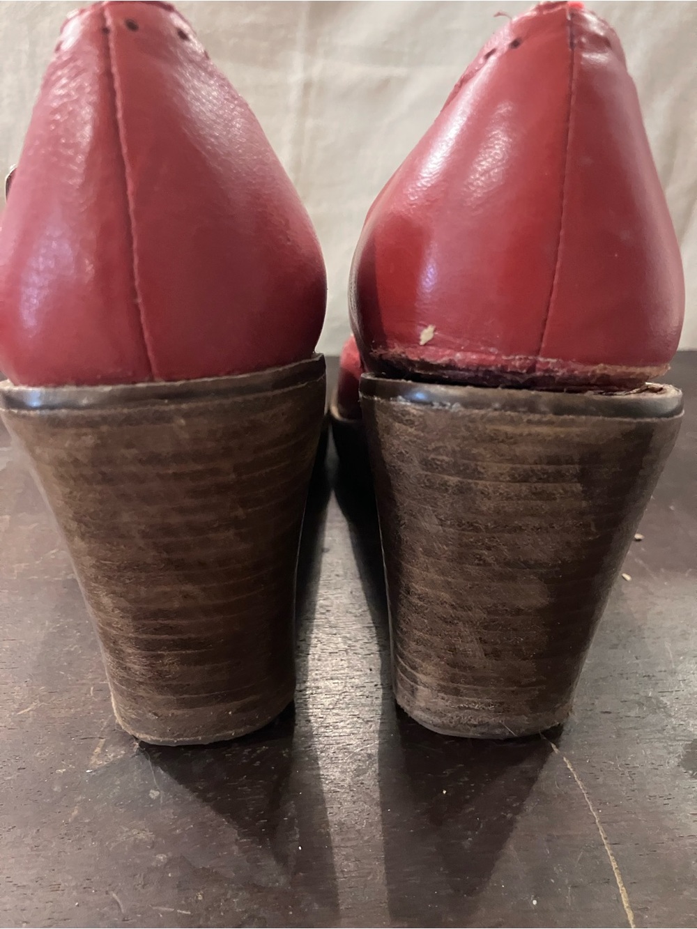 Vintage Red T-Strap Cutout Leather Pumps - Picture 4 of 9